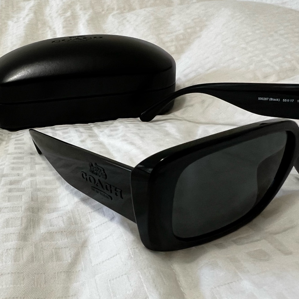 Coach Black Rectangular Sunglasses - Picture 4 of 5